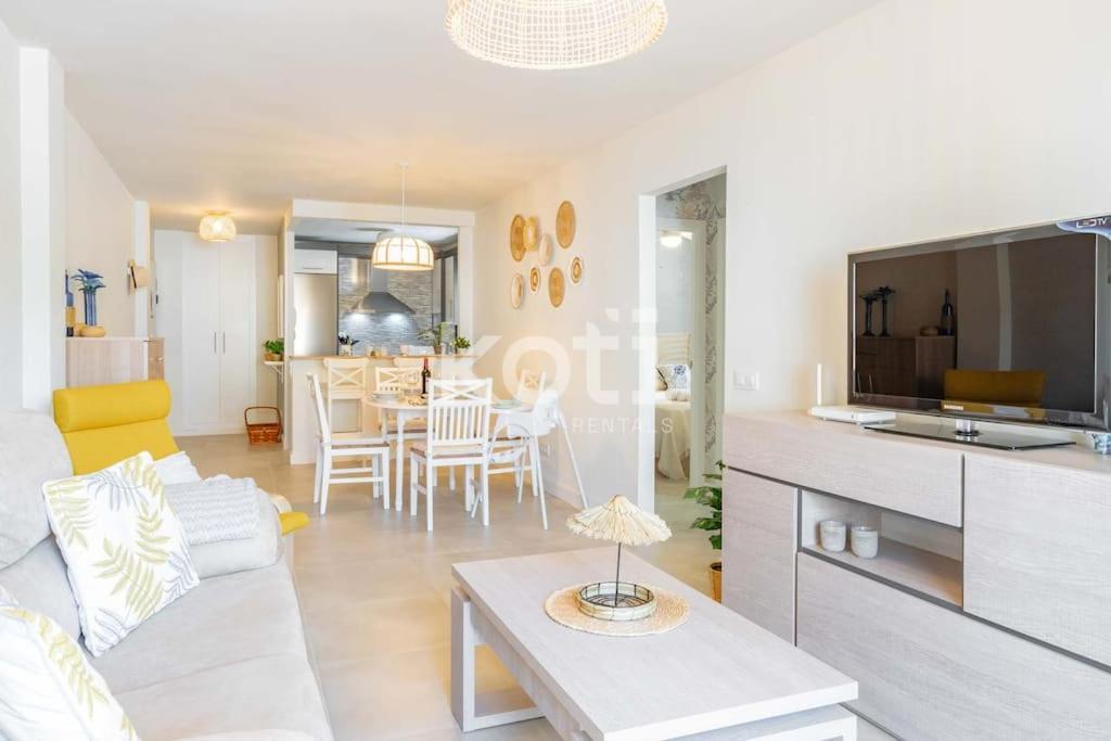 Koti - Playa Santa Ana Apartment *